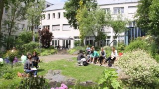 Campus im Grünen – mit zahlreichen Aufenthalts- und Freizeitmöglichkeiten in der Umgebung